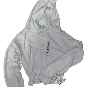 roma concept by rosee white crop zip up hoodie